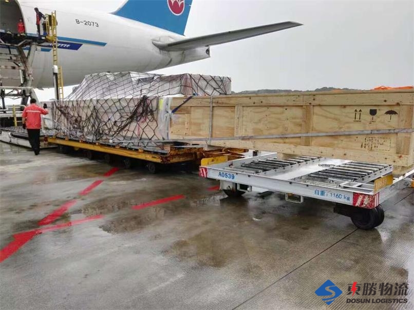 超長貨物運(yùn)輸?shù)较愀?  height=