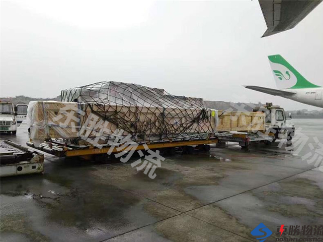 超長貨物運輸?shù)较愀郏哓浳镞\輸，超寬貨物運輸?shù)较愀郏恢懈畚锪鲗＞€，大件物流到香港運輸；深圳到香港物流,香港物流專線,深圳香港進出口,中港物流,香港深圳貨運運輸,深圳市東勝物流有限公司