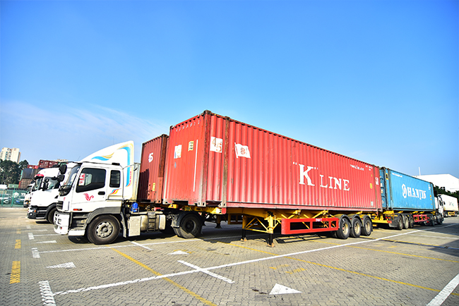 深圳到香港物流公司如何提高服務(wù)？深圳到香港物流-香港物流專線-中港貨運(yùn)物流運(yùn)輸專線-佛山到香港物流專線-一般貿(mào)易進(jìn)出口報(bào)關(guān)代理-倉(cāng)儲(chǔ)配送-深圳市東勝物流有限公司