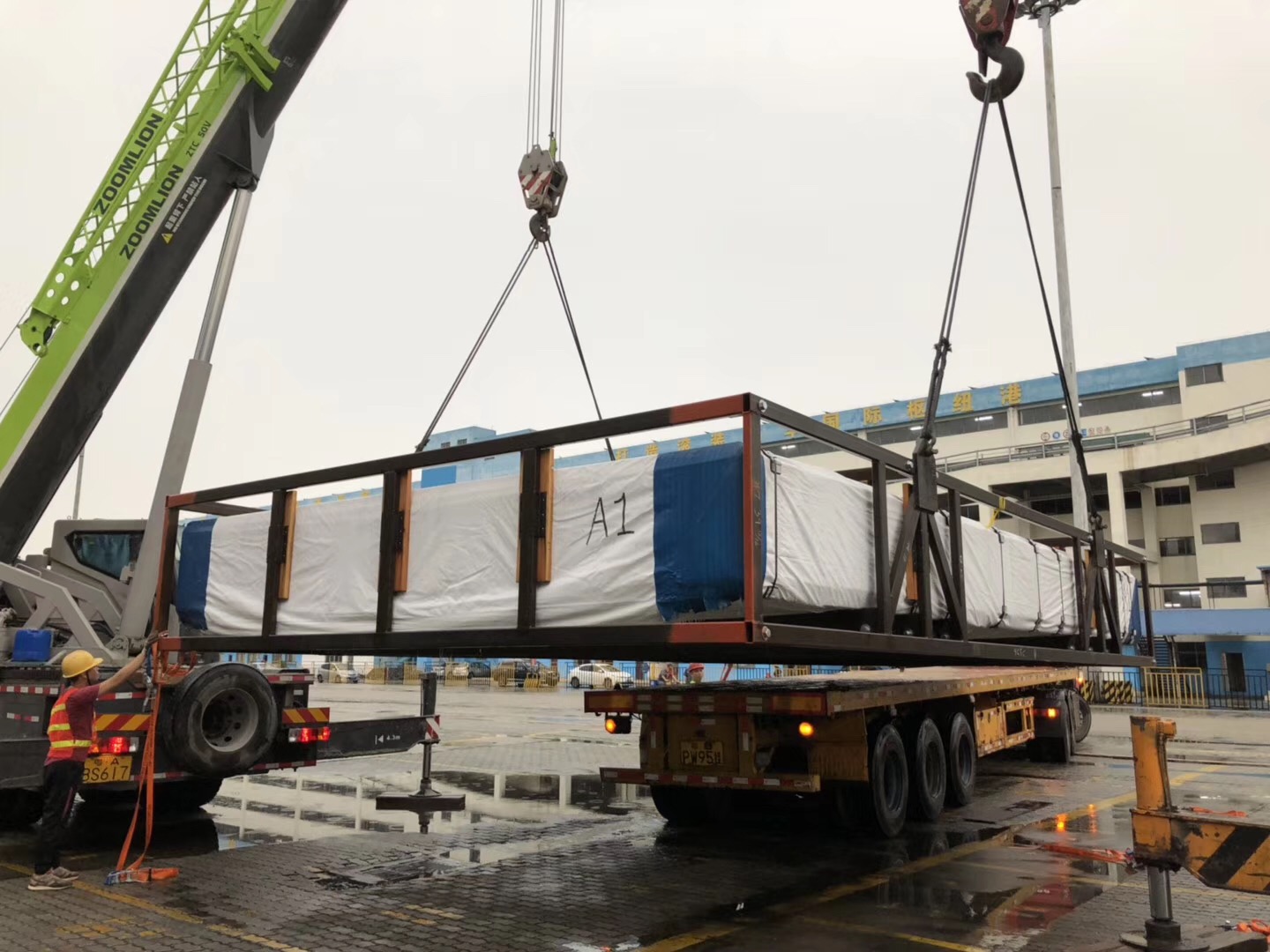 深圳發(fā)貨到香港，深圳到香港物流公司-深圳東勝物流運(yùn)輸現(xiàn)場(chǎng)圖