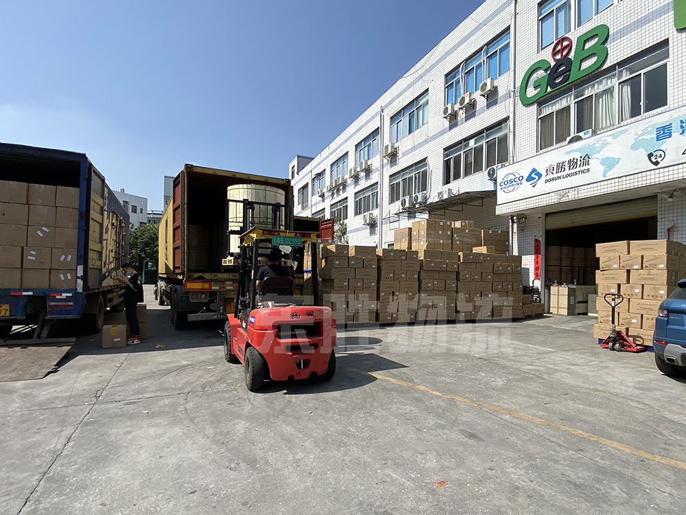 口罩出口香港物流公司，口罩出口香港裝車圖