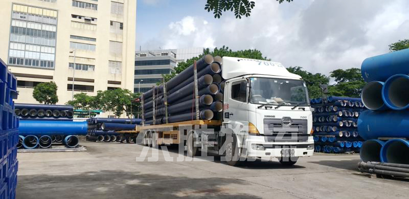 杭州到香港物流，從杭州發(fā)貨到香港價(jià)格，杭州到香港的運(yùn)輸專(zhuān)線(xiàn)，深圳東勝物流中港平板車(chē)運(yùn)輸圖