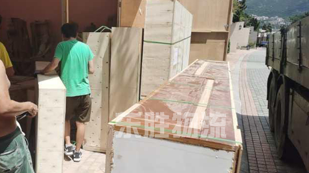 廣東深圳發貨到香港，澳門物流專線，深圳東勝物流貨物裝車現場圖